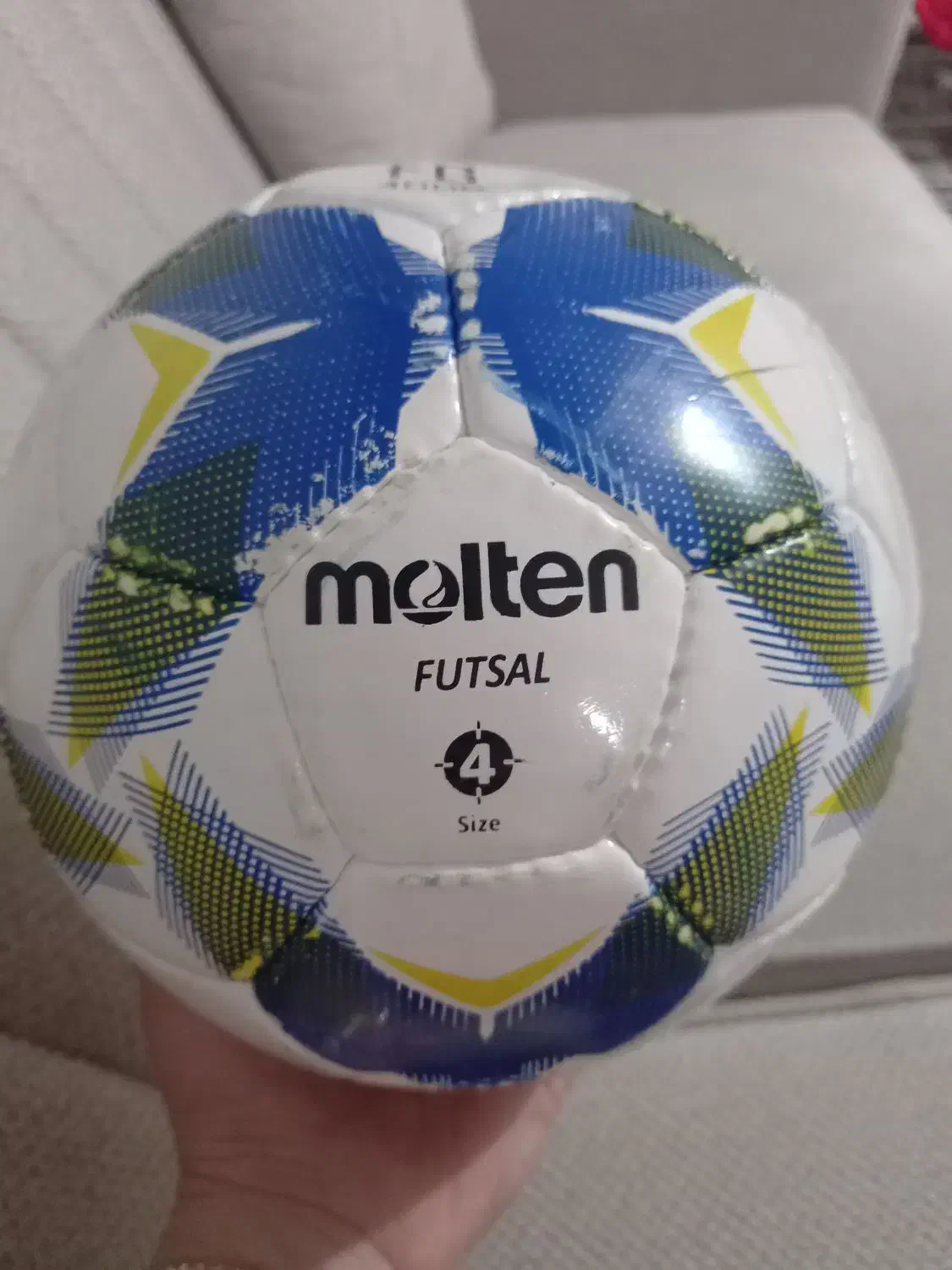 توپ فوتسال در حد نو|ورزش‌های توپی|رشت, منظریه|دیوار