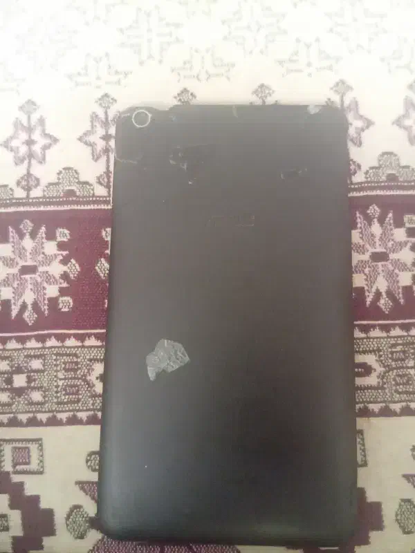 تبلت|تبلت|مشهد, نکاح|دیوار