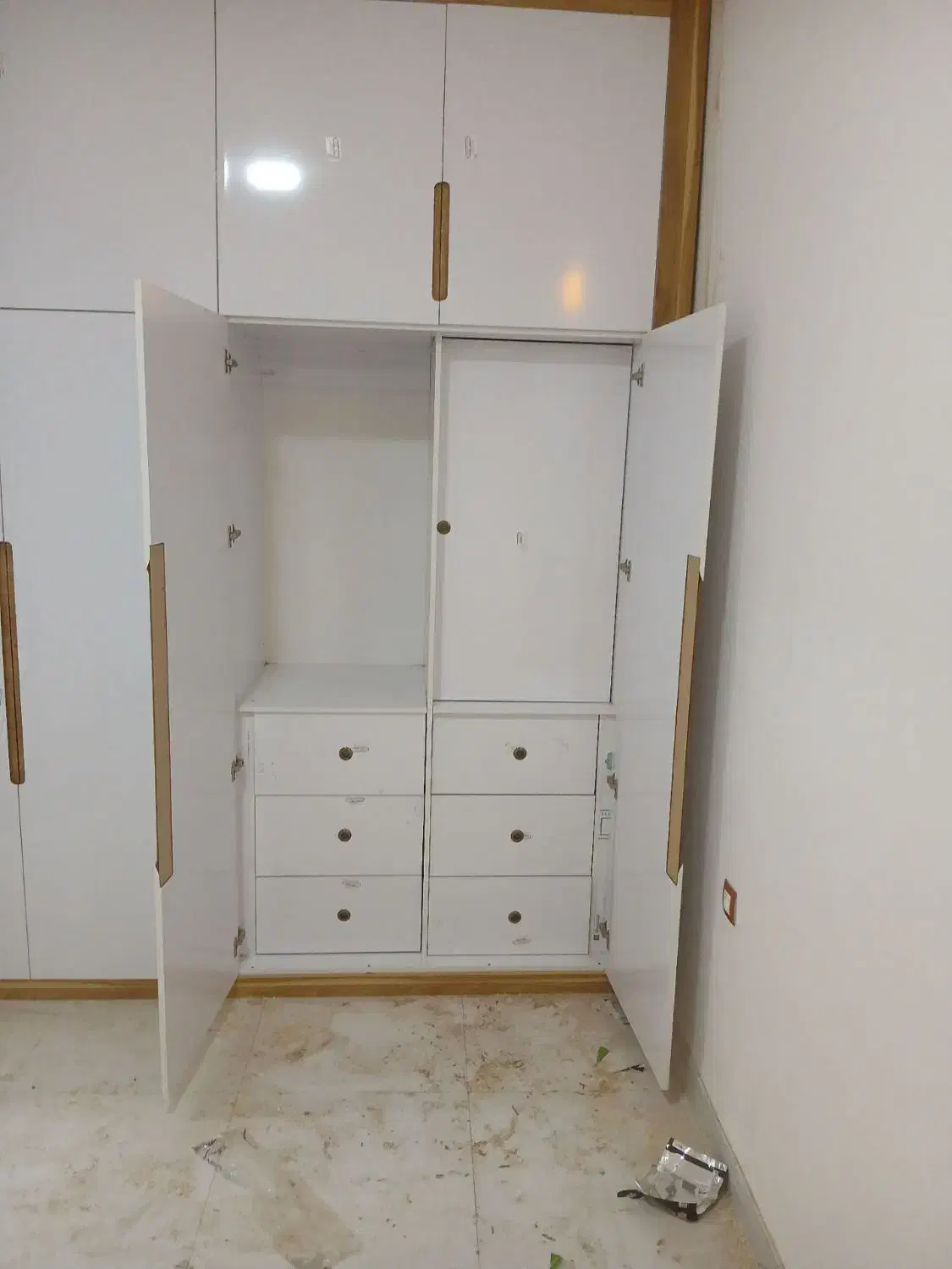 کابینت کمد دیواری هایگلاس مات تی وی وال کافه بار|مصالح و تجهیزات ساختمان|نسیم‌شهر, |دیوار