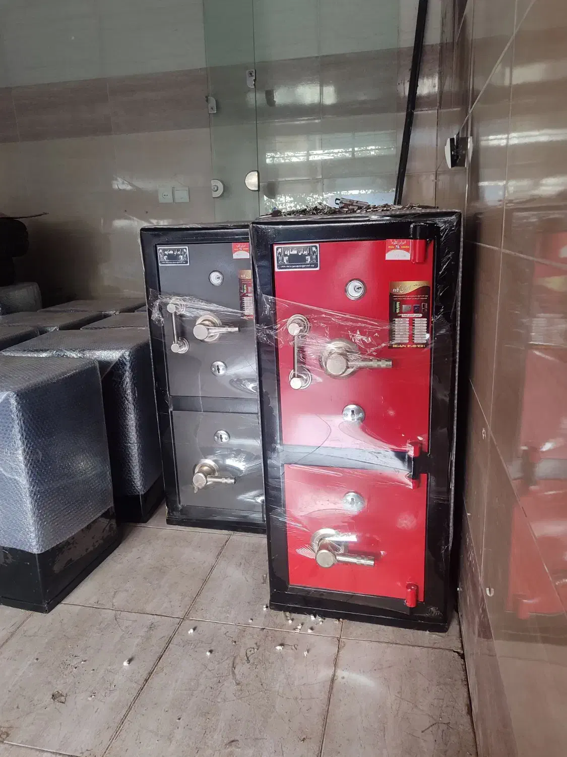 پخش گاوصندوق .. گاوصندوق|ابزارآلات|لاهیجان, انقلاب|دیوار