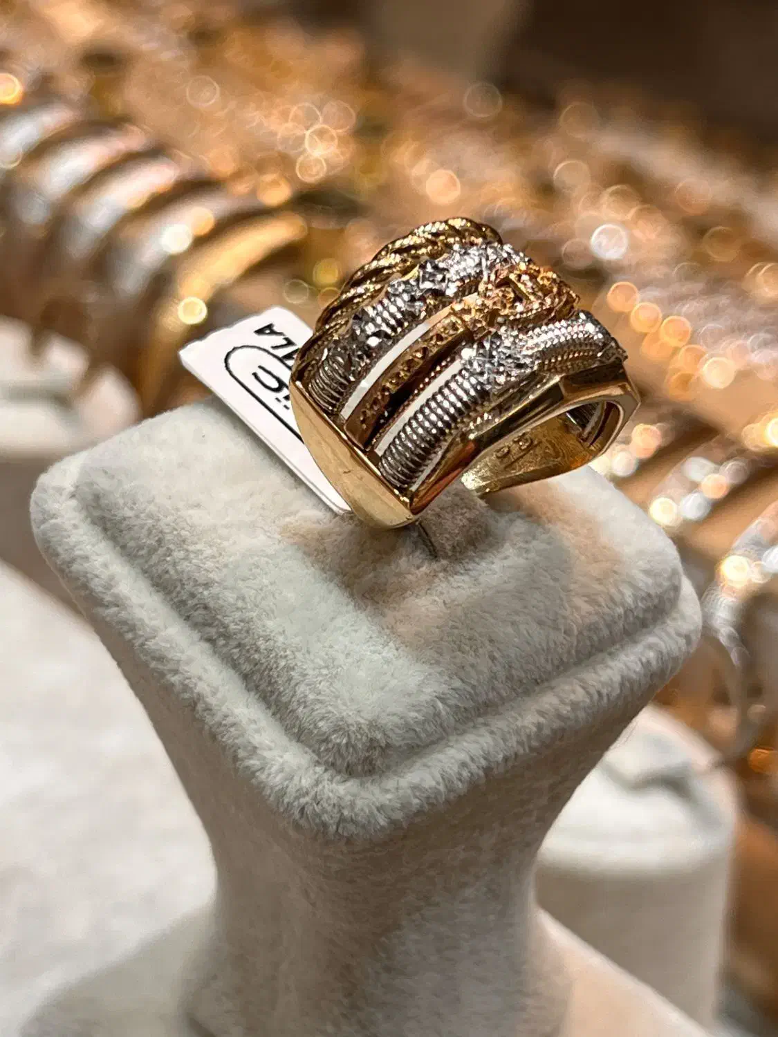 انگشتر یورمن ( پورتوفینو )|جواهرات|قم, نیروگاه|دیوار