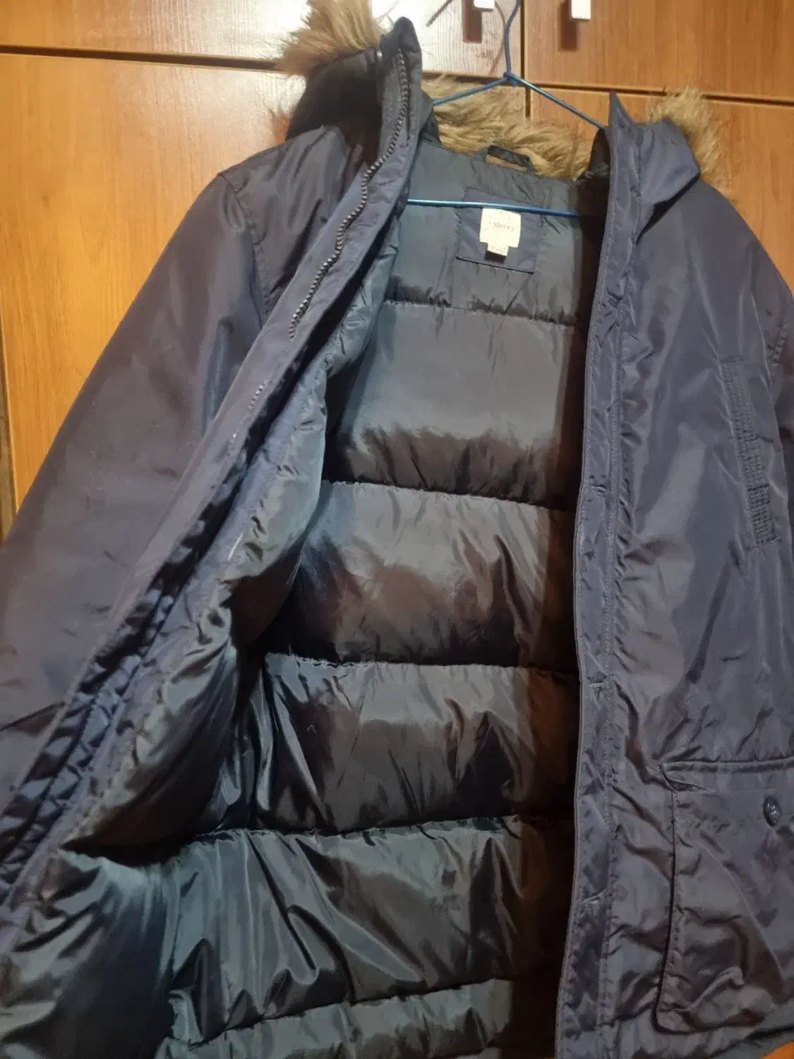 کاپشن|لباس|تهران, دریا|دیوار