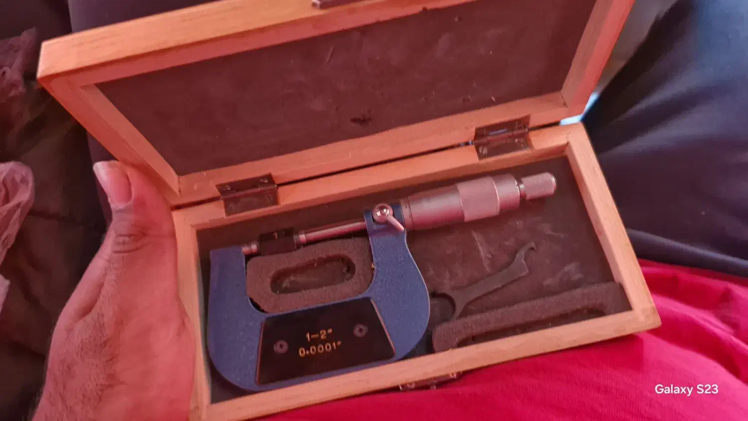 میکرومتر|ابزارآلات|شاهین‌شهر, دکتر حسابی|دیوار