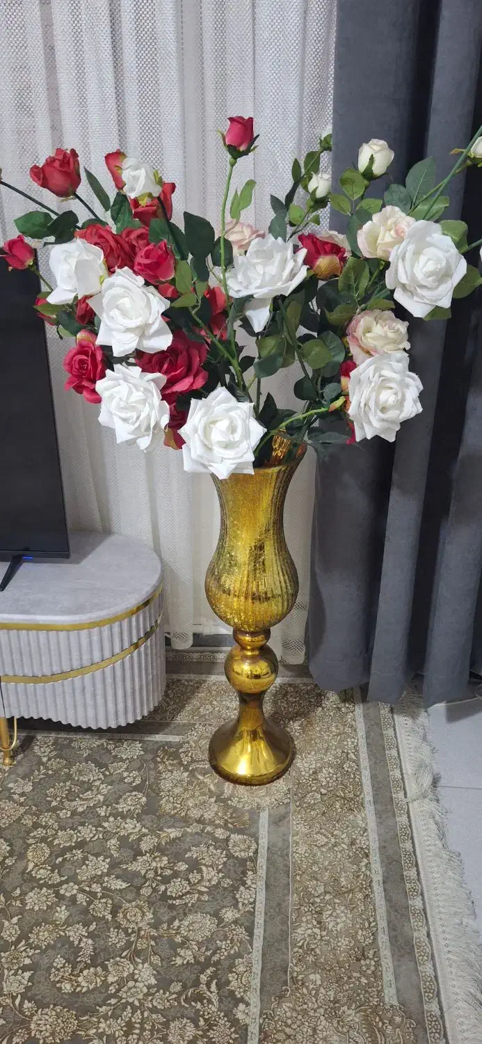 گلدان و گل مصنوعی|گل مصنوعی|قدس, شهر‌قدس|دیوار