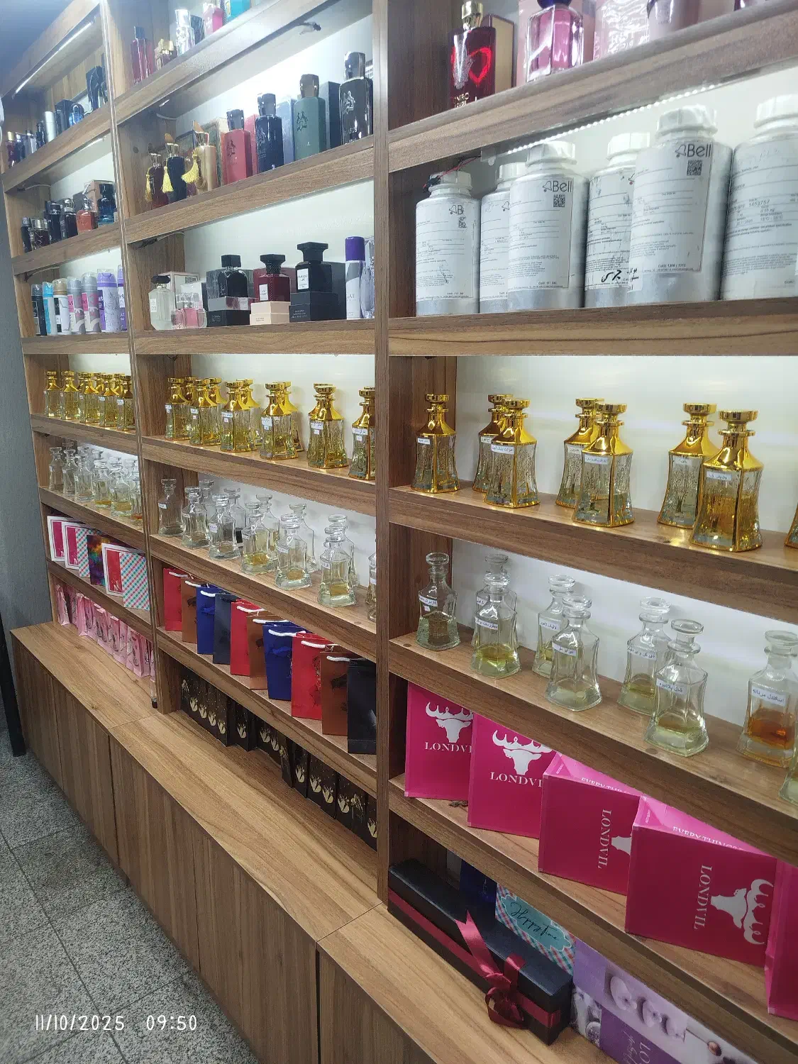 عطر و ادکلن|استخدام بازاریابی و فروش|تهران, نیلوفر|دیوار