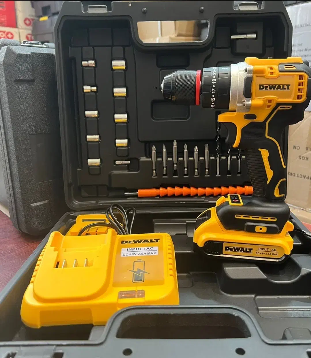 دریل شارژی ۴۸ ولت چکشی دیوالت با لوازم|ابزارآلات|اصفهان, جاوان|دیوار