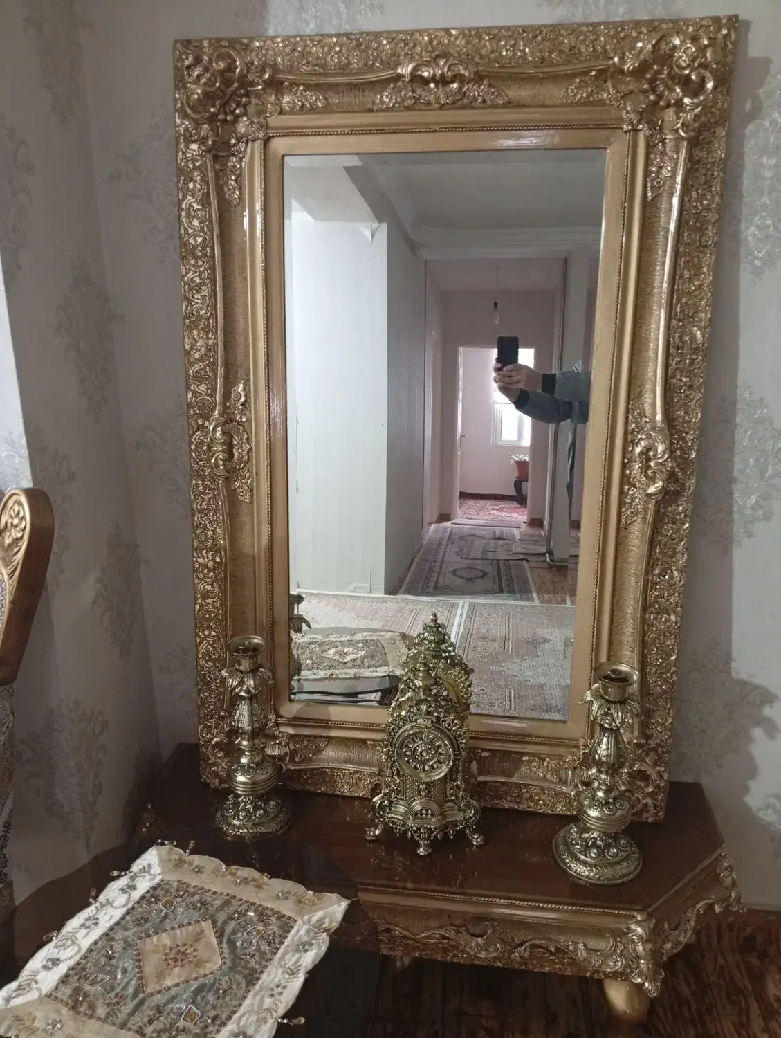 آینه و میز|آینه|ماکو, |دیوار