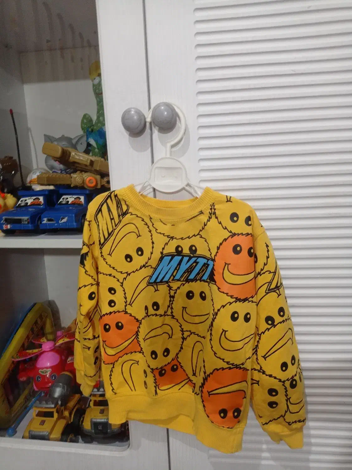 لباس و کتونی|کفش و لباس بچه|نسیم‌شهر, |دیوار