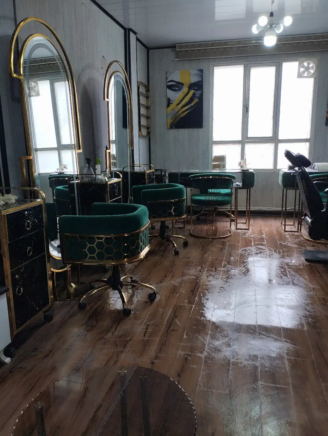 فراخوان همکاری در سالن زیبایی|استخدام درمانی، زیبایی، بهداشتی|هشتگرد, فاز ۱ مهستان|دیوار