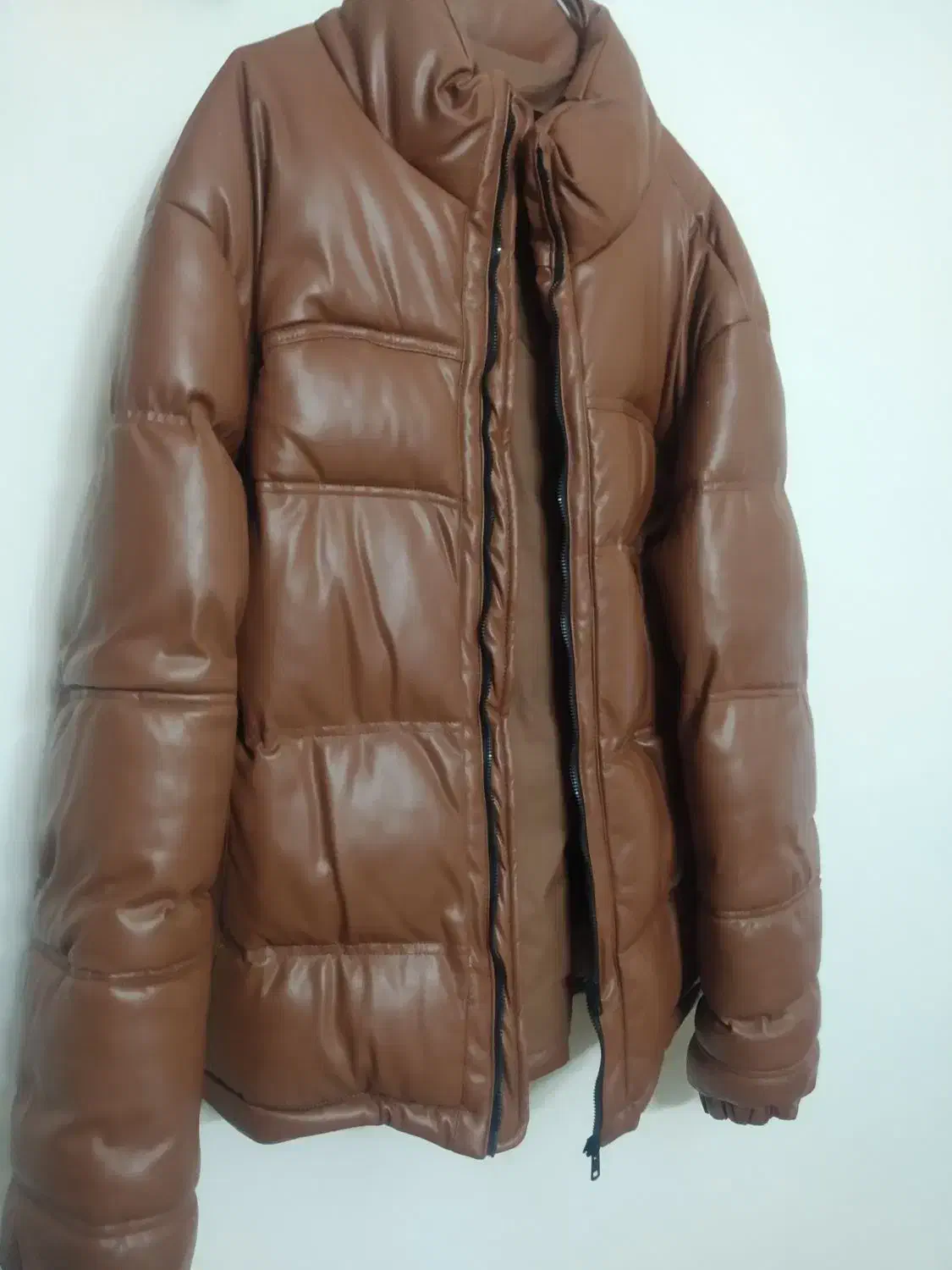 کاپشن چرم ،جنس عالی،کاملا سالم،در حد نو نو، سایز L|لباس|شاهینشهر, شهرک گلدیس|دیوار