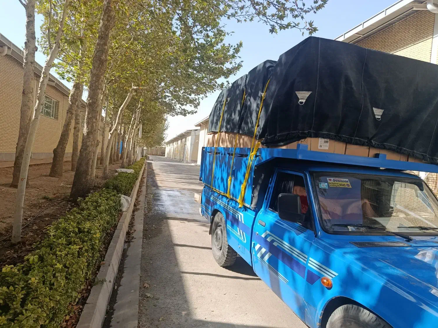 نیسان۱۴۰۲... کم کارکرد|خودرو سواری و وانت|قزوین, |دیوار