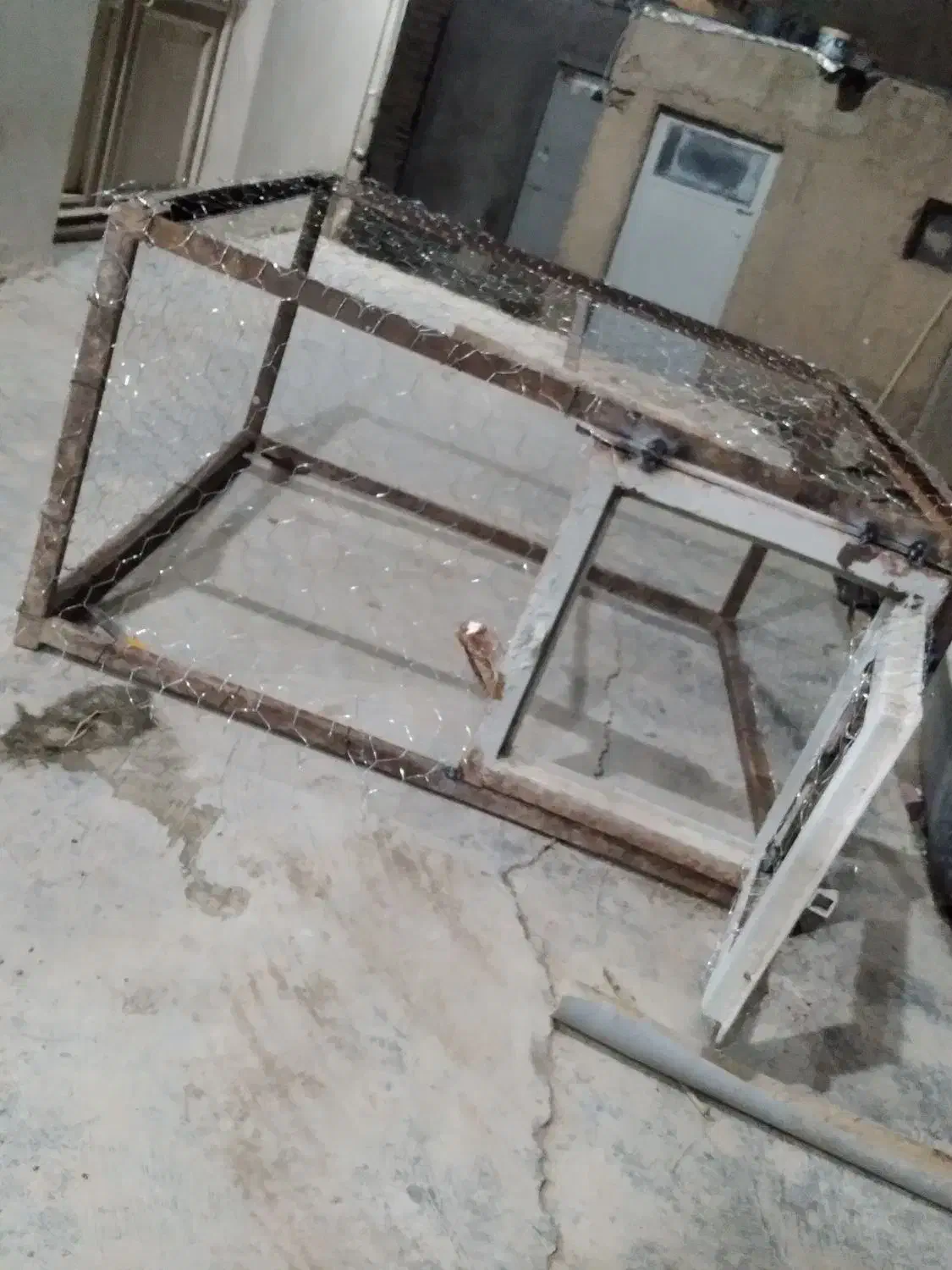 قفس|لوازم جانبی حیوانات|قیدار, |دیوار