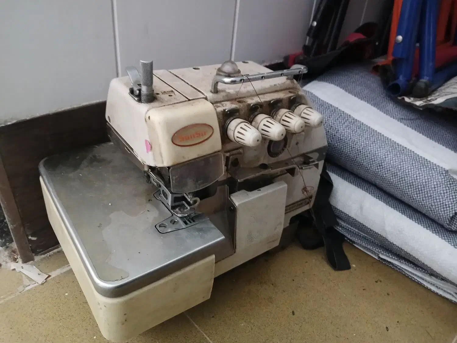 چرخ سر دوز 5نخ|چرخ خیاطی و ریسندگی|بیرجند, |دیوار