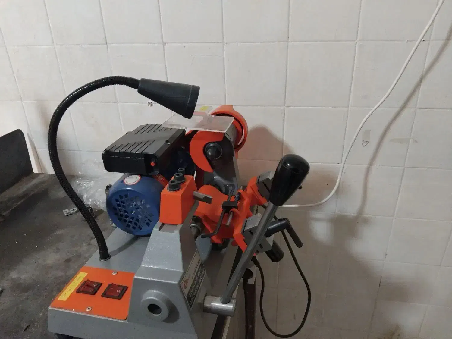 کلید سازی شبانه روزی|خدمات پیشه و مهارت|خرم‌آباد, |دیوار