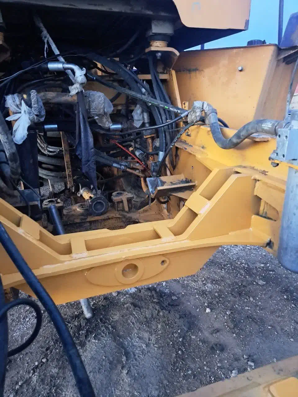 آهنگری و جوشکاری انواع لودر و بیل|ماشینآلات صنعتی|شاهینشهر, گزبرخوار|دیوار