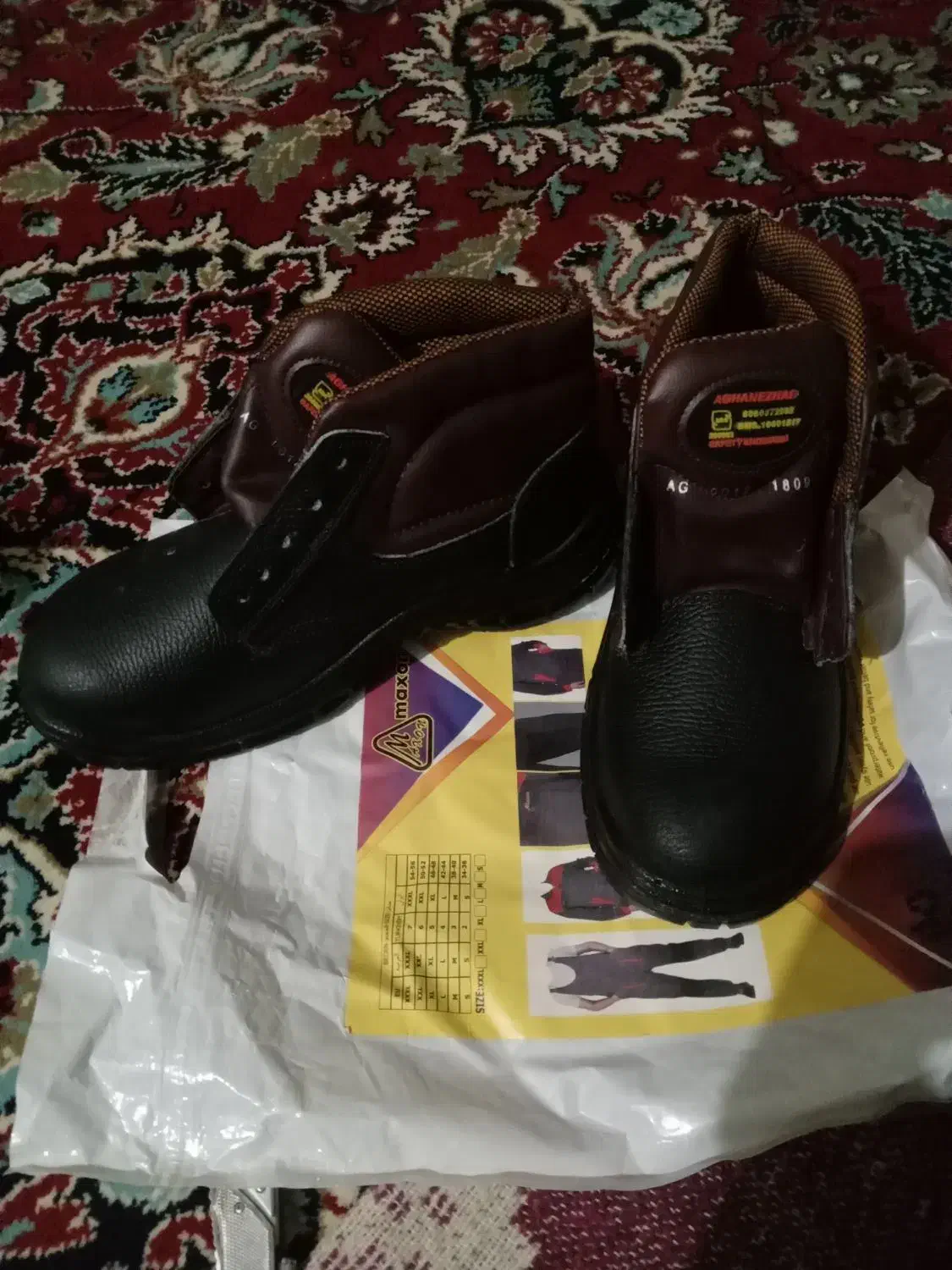 جفت کفش ایمنی درجه 1تمام چرم پیش بدون آهن سبک|کیف، کفش، کمربند|یاسوج, |دیوار