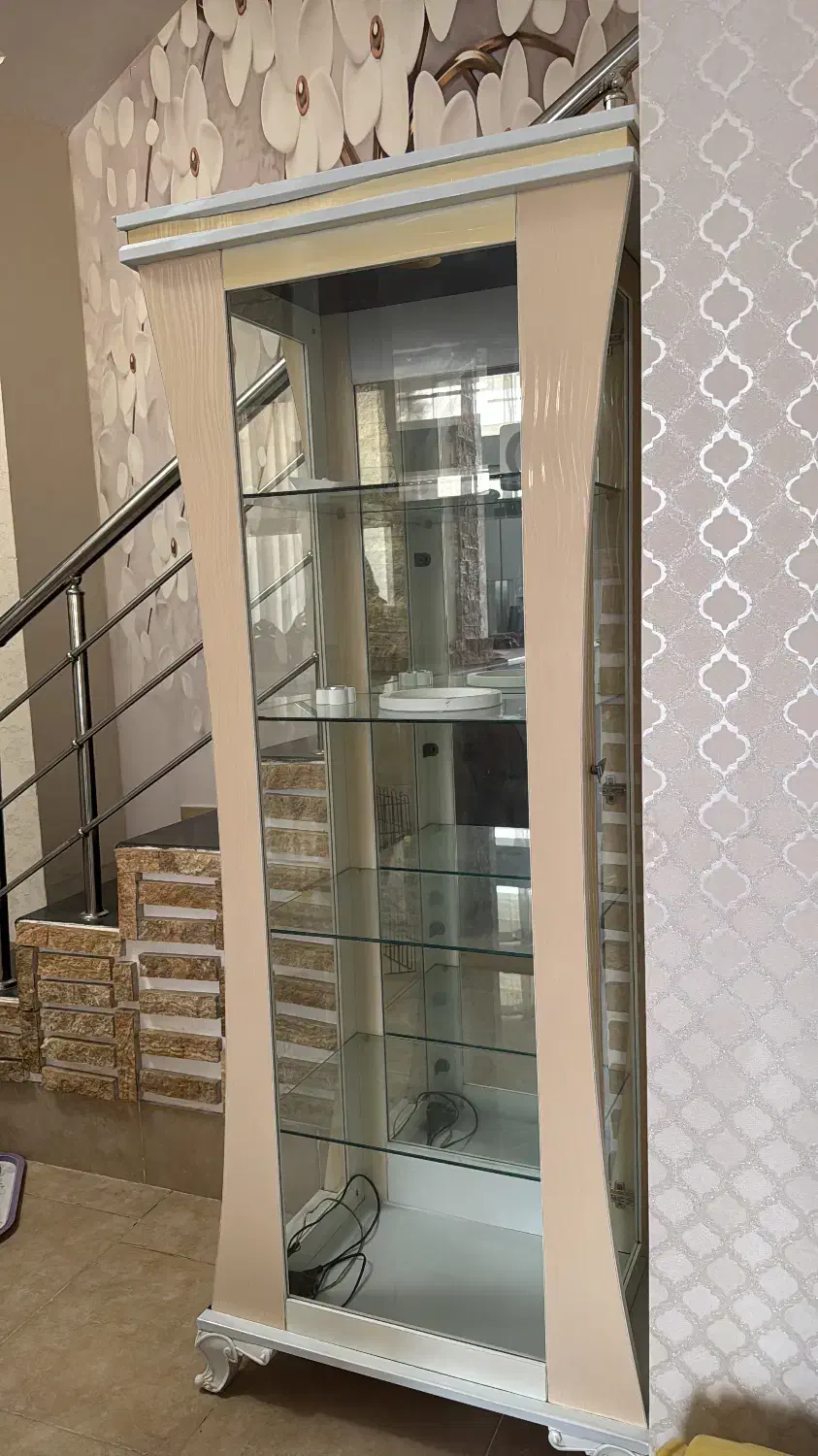 بوفه ۵ طبقه|بوفه، ویترین، کنسول|صدرا-فارس, فاز ۱|دیوار