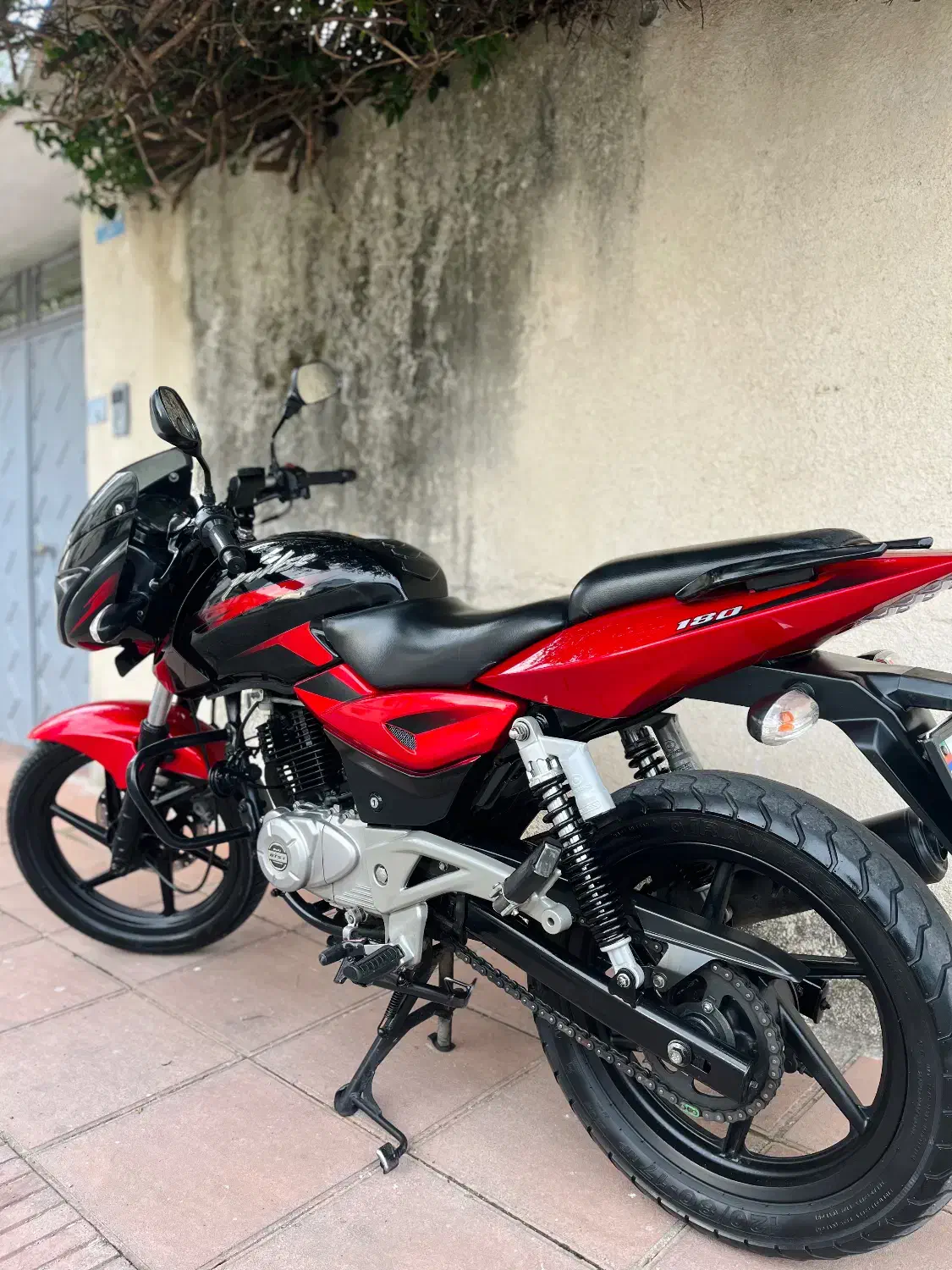 پالس ۱۸۰ مدل ۱۳۹۵|موتورسیکلت|بندر انزلی, صابرحنان|دیوار
