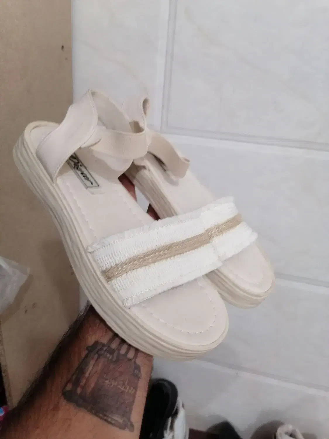 صندل تابستونی|کیف، کفش، کمربند|قم, نیروگاه|دیوار