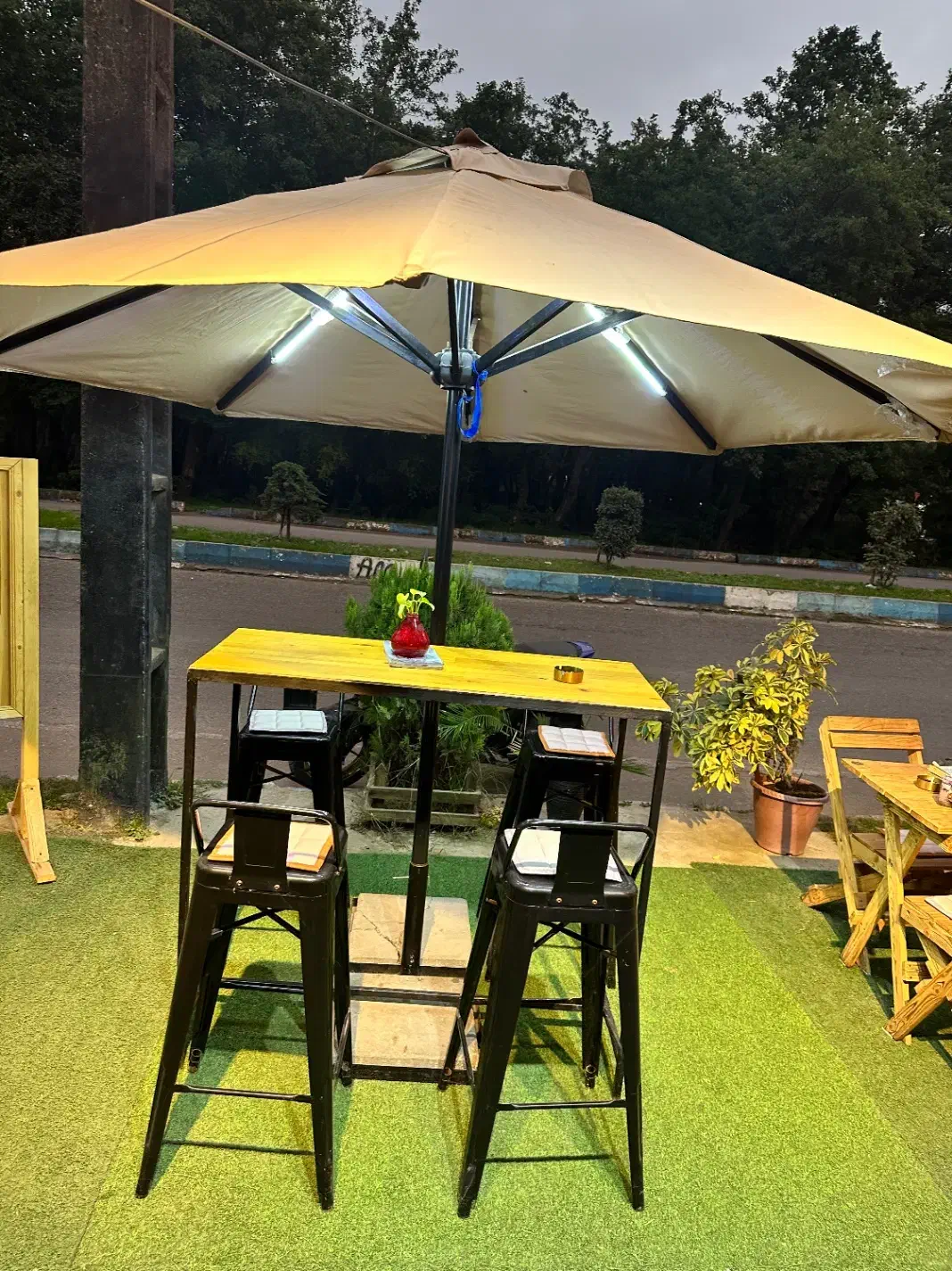 فروش چتر میز وصندلی|کافی‌شاپ و رستوران|کیاشهر, |دیوار