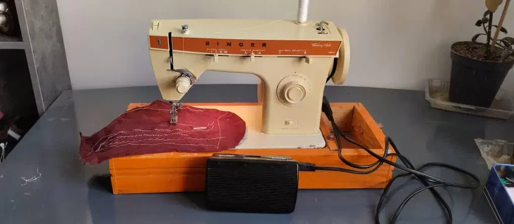 یک دستگاه چرخ خیاطی سینگر برقی|چرخ خیاطی و ریسندگی|شیراز, شهرک گلستان|دیوار