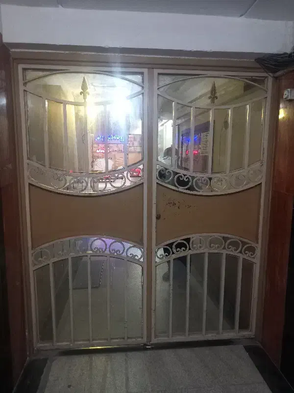 در ورودی حیاط|مصالح و تجهیزات ساختمان|قائم‌شهر, |دیوار