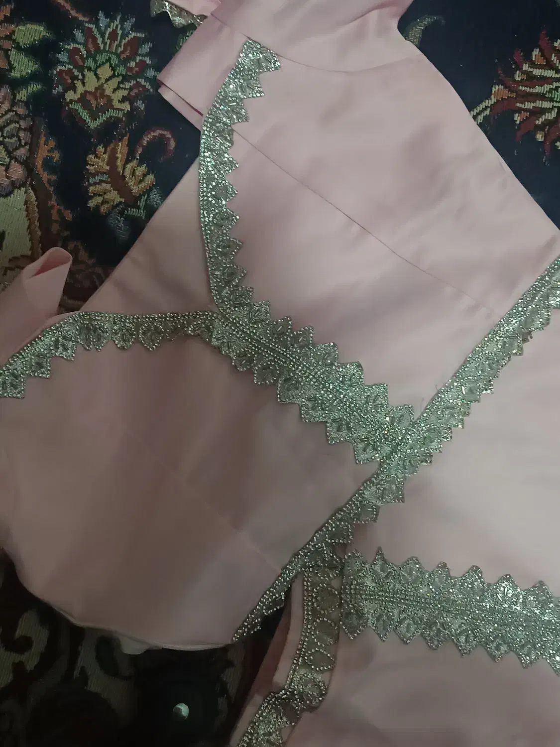 لباس|لباس|قشم, |دیوار