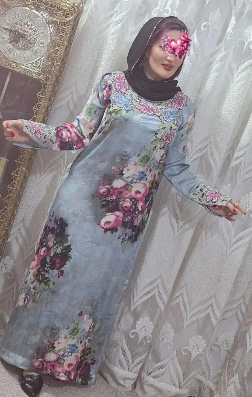 عبای خلیجی|لباس|اهواز, زندوکیلی|دیوار