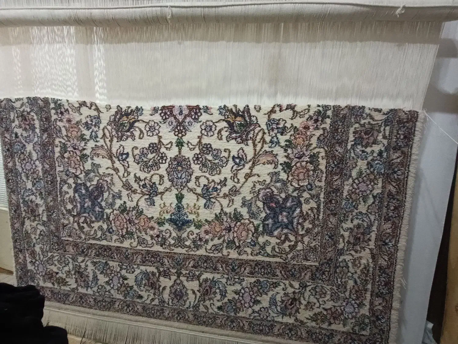 قالی نیمه کاره با تمام وسایل ورنگ ونقشه|فرش|زیباشهر, |دیوار