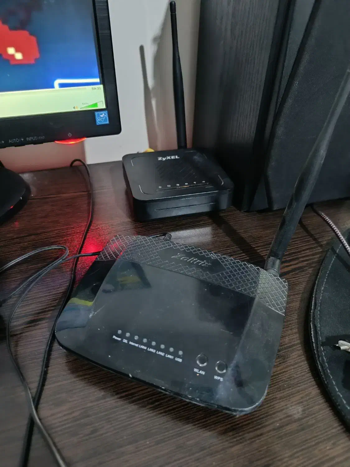 دو عدد مودم وای فای adsl یک عدد سیم کارتی|مودم و تجهیزات شبکه|الشتر, |دیوار