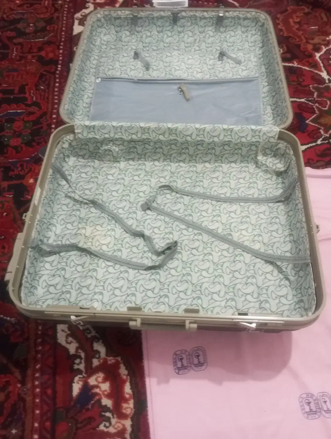 چمدان مسافرتی بزرگ|کیف، کفش، کمربند|مرند, |دیوار