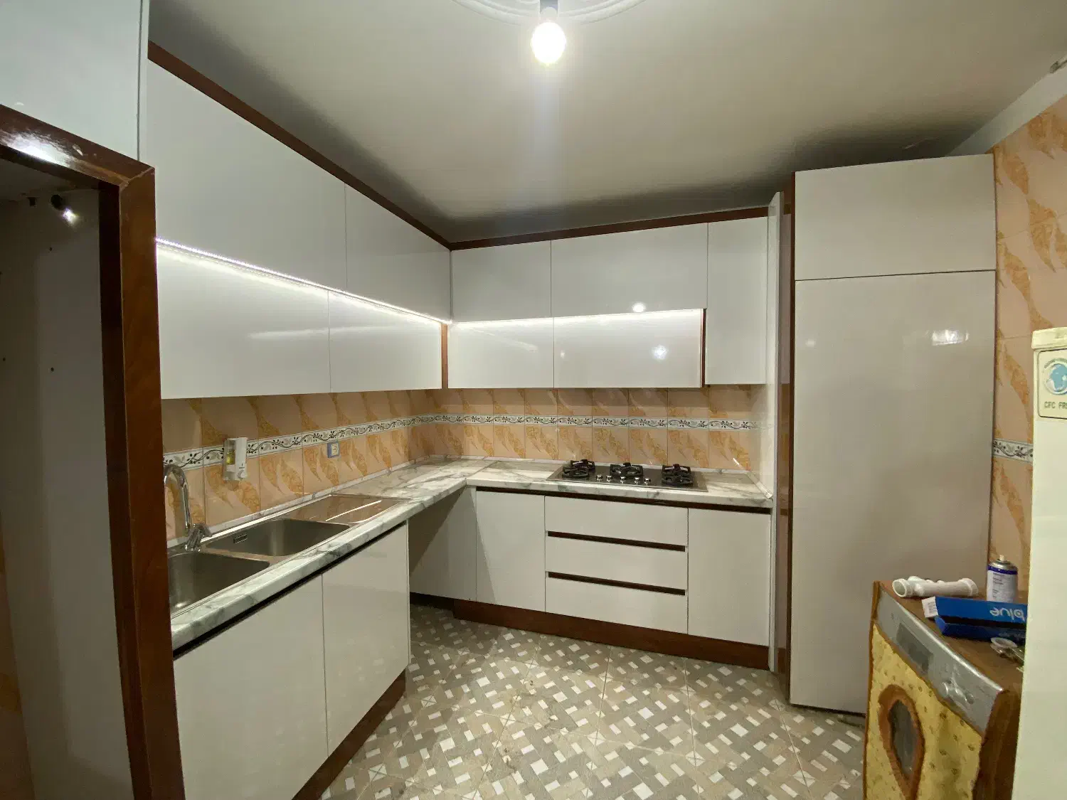 تولید انواع کابینت کمد دیواری و میز‌کنسول پیش خوان|جاکفشی، کمد، دراور|ملایر, |دیوار