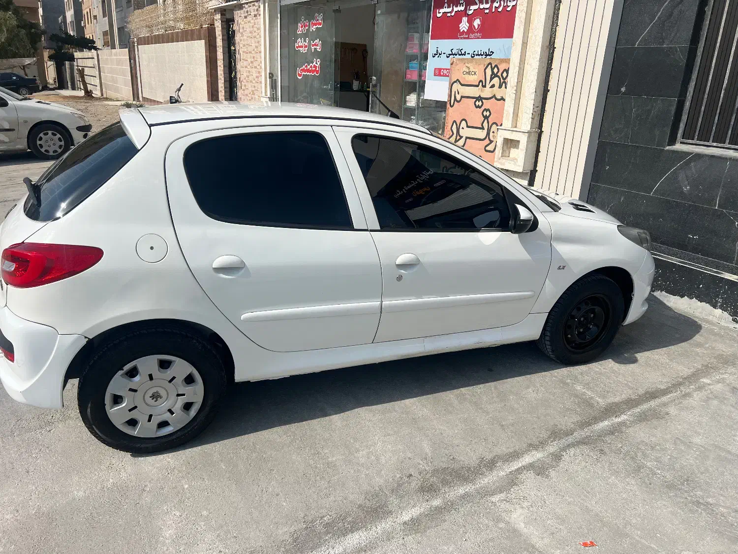 207مدل402|خودرو سواری و وانت|بندرعباس, |دیوار