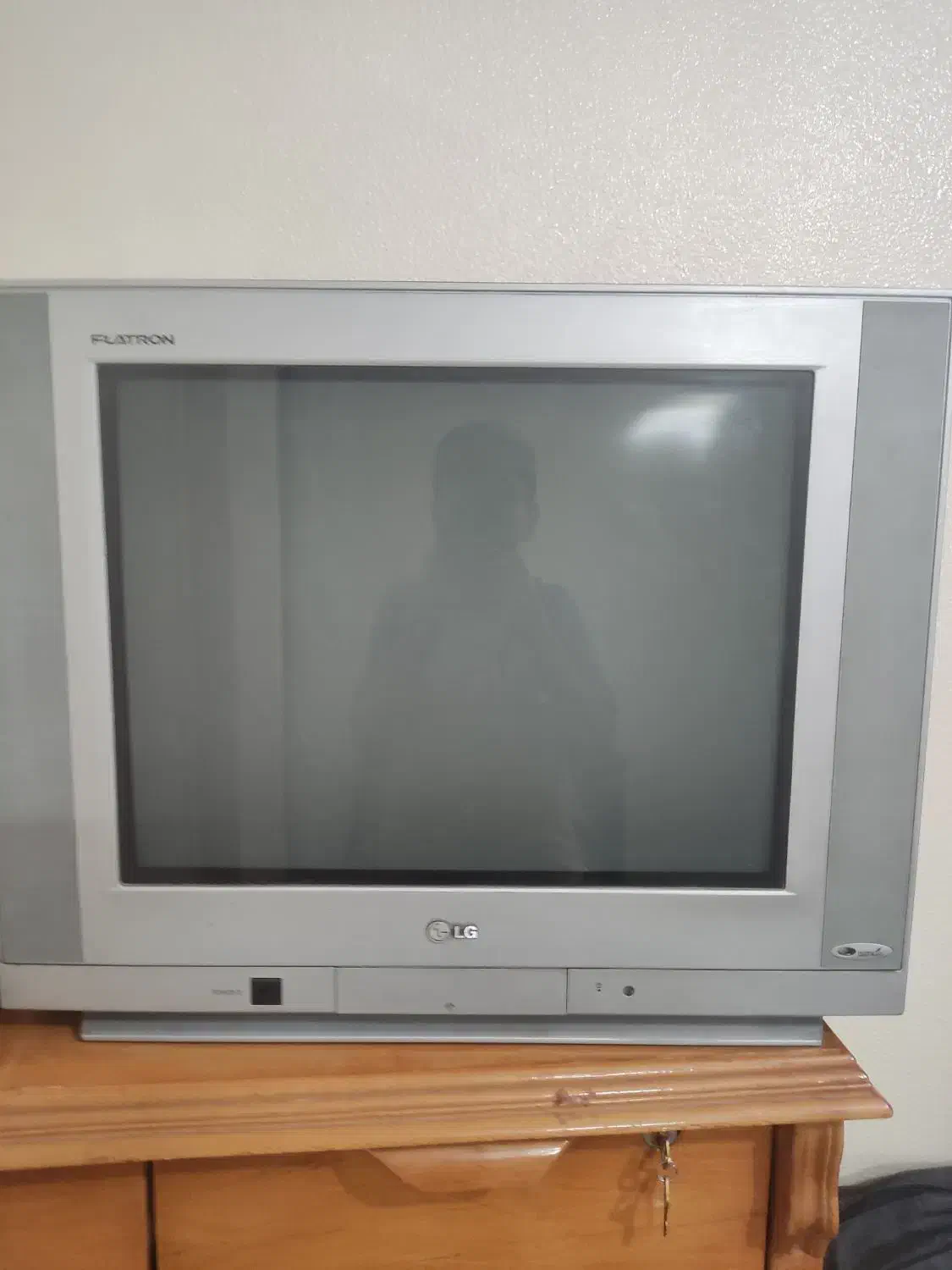 دو عدد تلویزیون ۲۱ اینچ سالم|تلویزیون و پروژکتور|شاهین‌شهر, گزبرخوار|دیوار