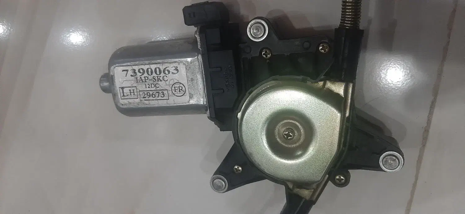 تعدادی لوازم خودرو سمند و پارس|قطعات یدکی و لوازم جانبی|اصفهان, ملکشهر|دیوار