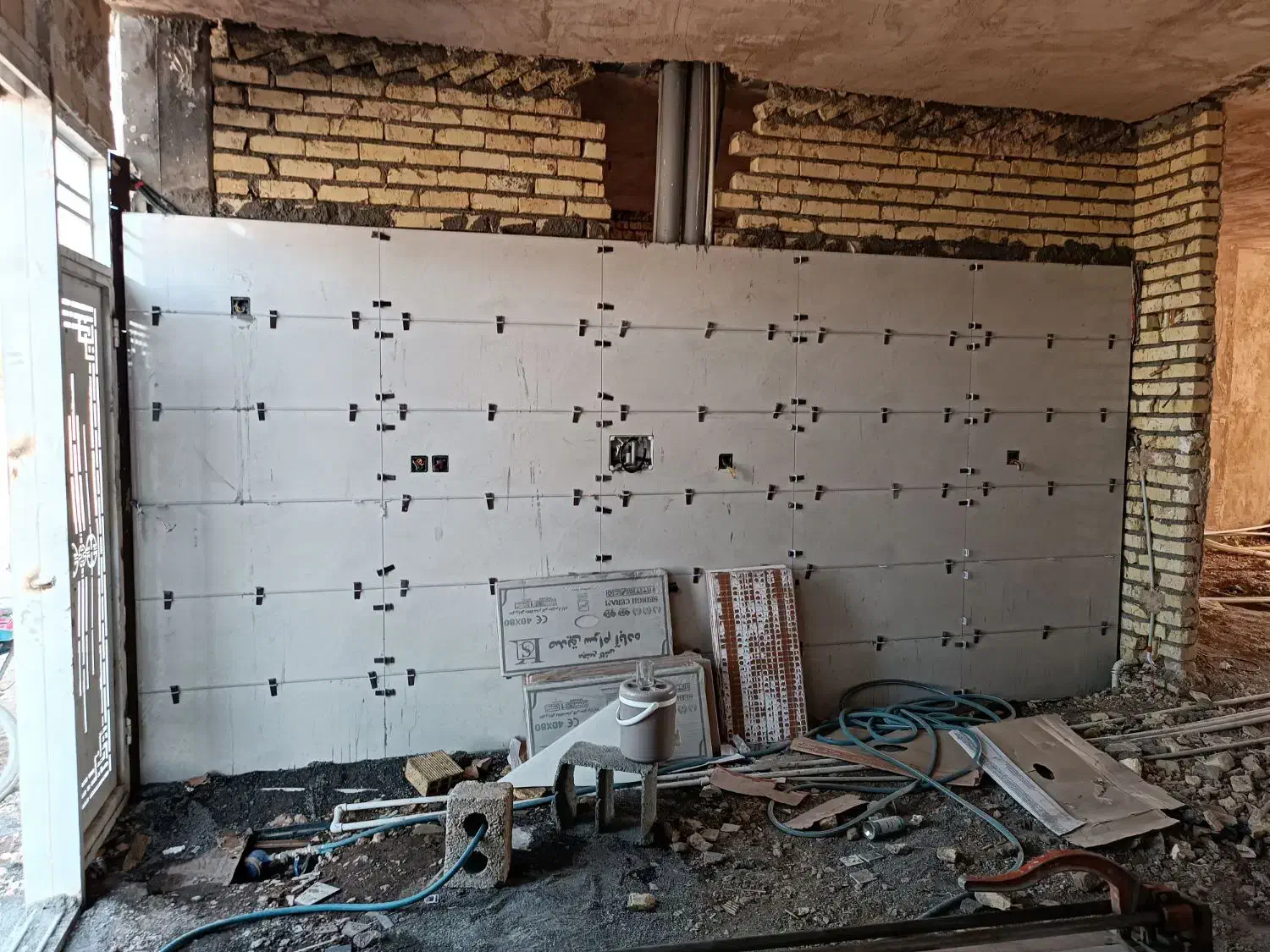 کاشیکار .کاشی کاری و سرامیک کاری|خدمات پیشه و مهارت|فولادشهر, A6|دیوار