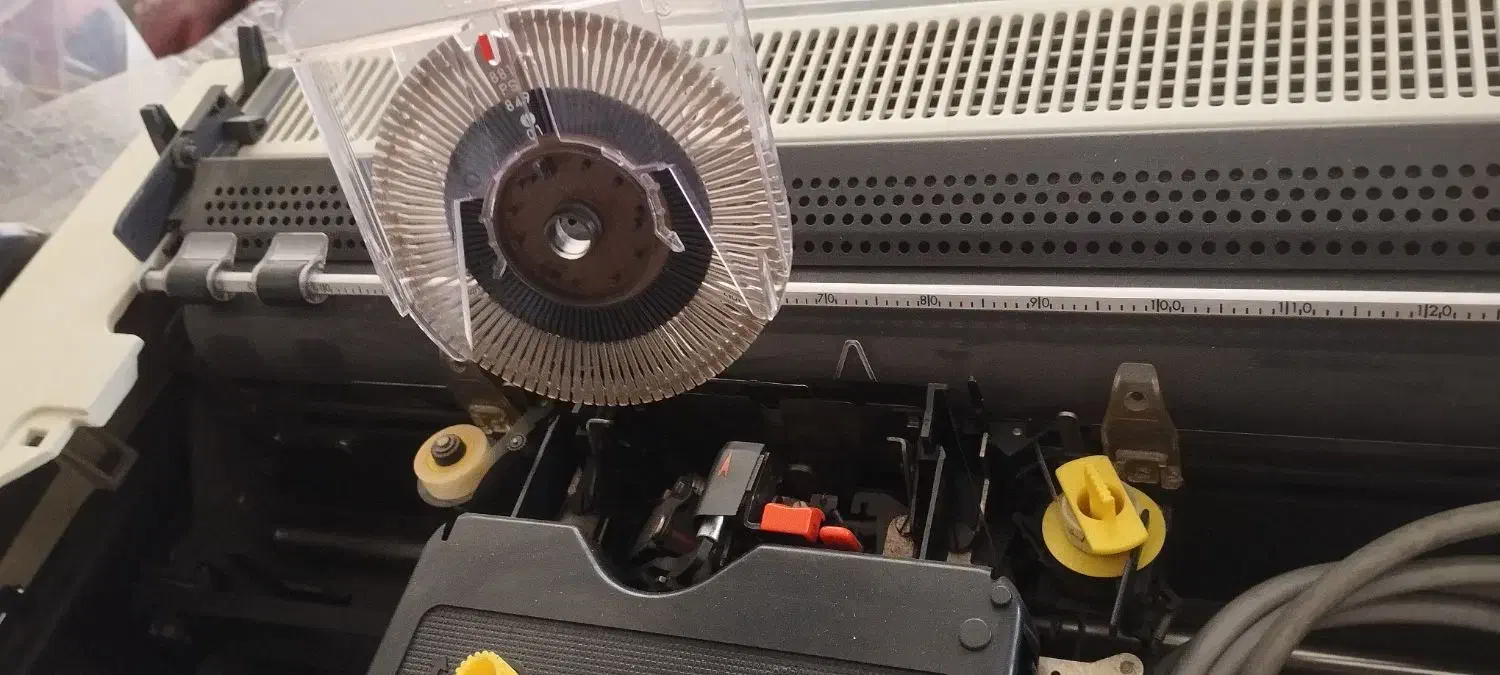 دستگاه ماشین نویسی|کلکسیون اشیاء عتیقه|شریفآباد, |دیوار