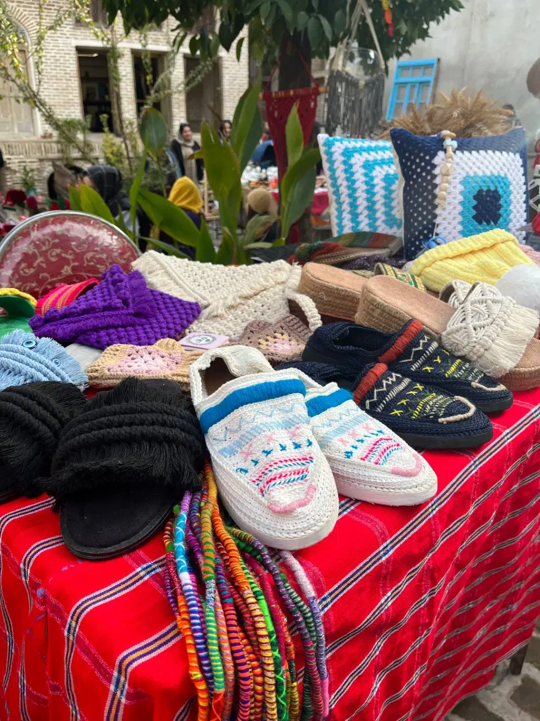 آموزش مکرومه بافی و انواع زمینه های قلاب بافی|استخدام هنری و رسانه|گرگان, |دیوار