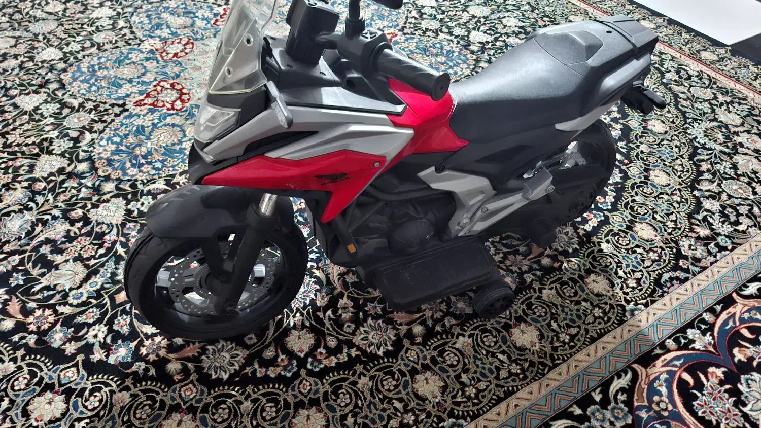 موتور شارژی دو موتوره در حد نو|اسباب‌بازی بچه|بندر کنگان, |دیوار