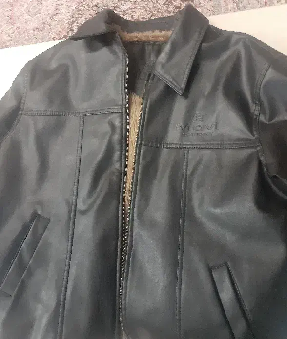 کت چرم|لباس|قم, باجک یک|دیوار