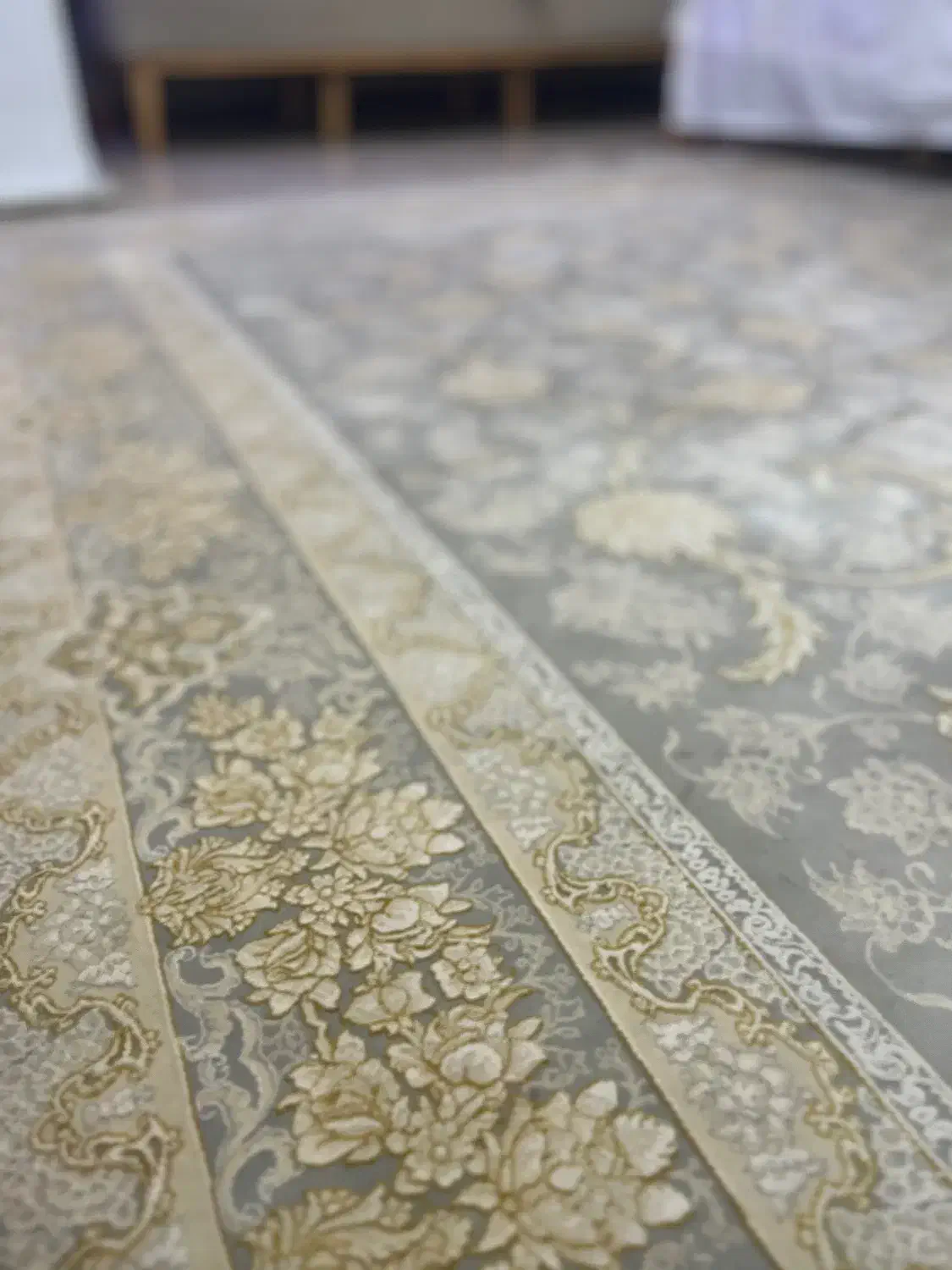 فرش زیبای ۹ متری گل برجسته فرحزاد درحد نو نو|فرش|قرچک, مهدیه|دیوار