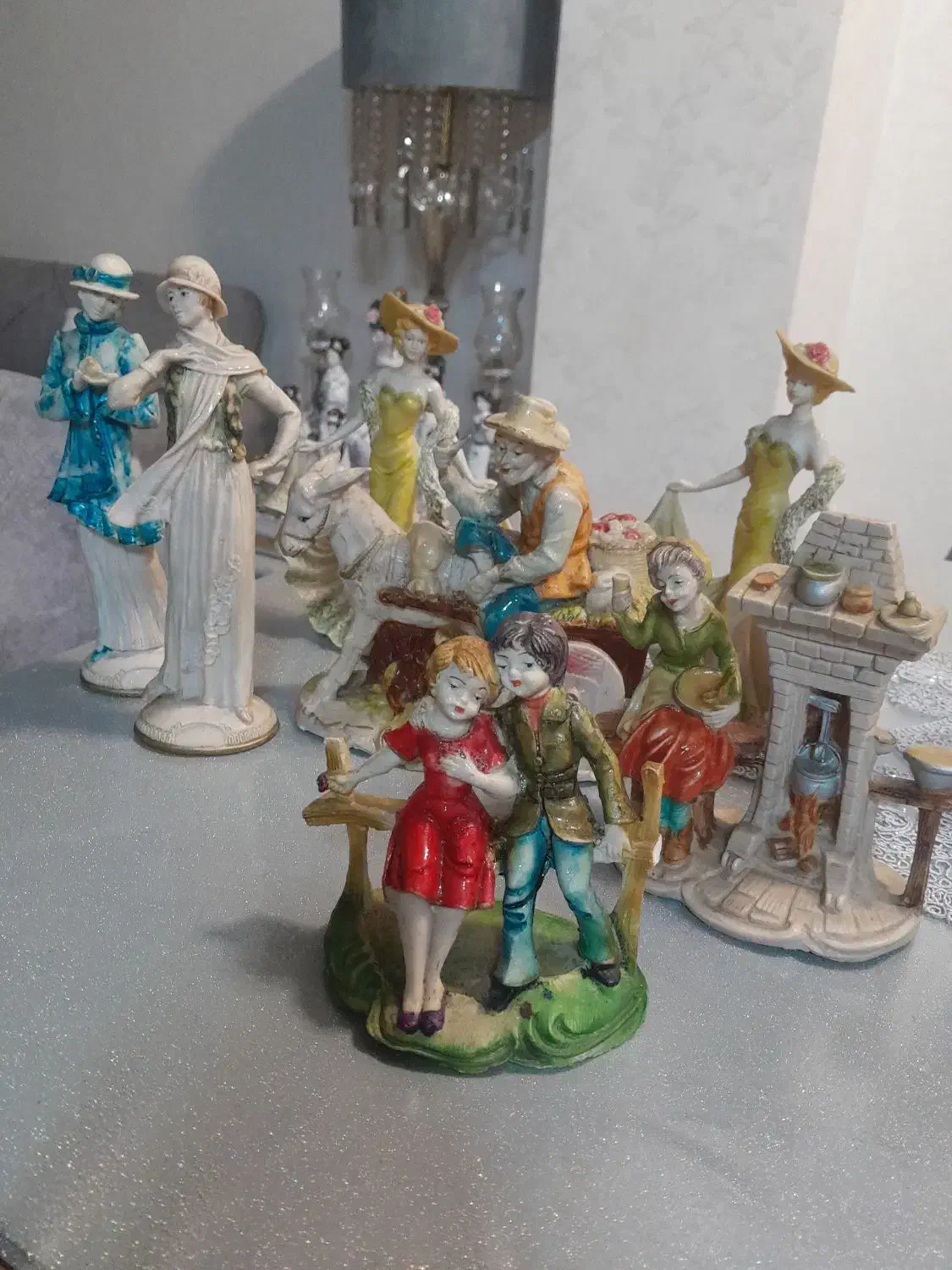 مجسمه قدیمی|مجسمه، تندیس، ماکت|رشت, حمیدیان|دیوار