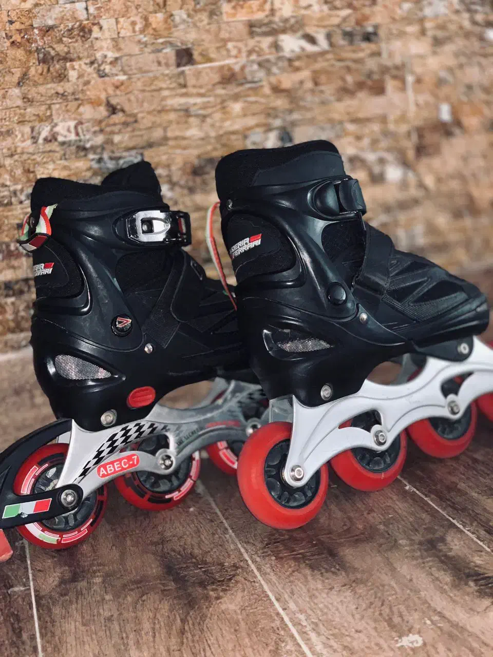 کفش اسکیت فراری اصل|دوچرخه، اسکیت، اسکوتر|فیروزآباد (فارس), |دیوار