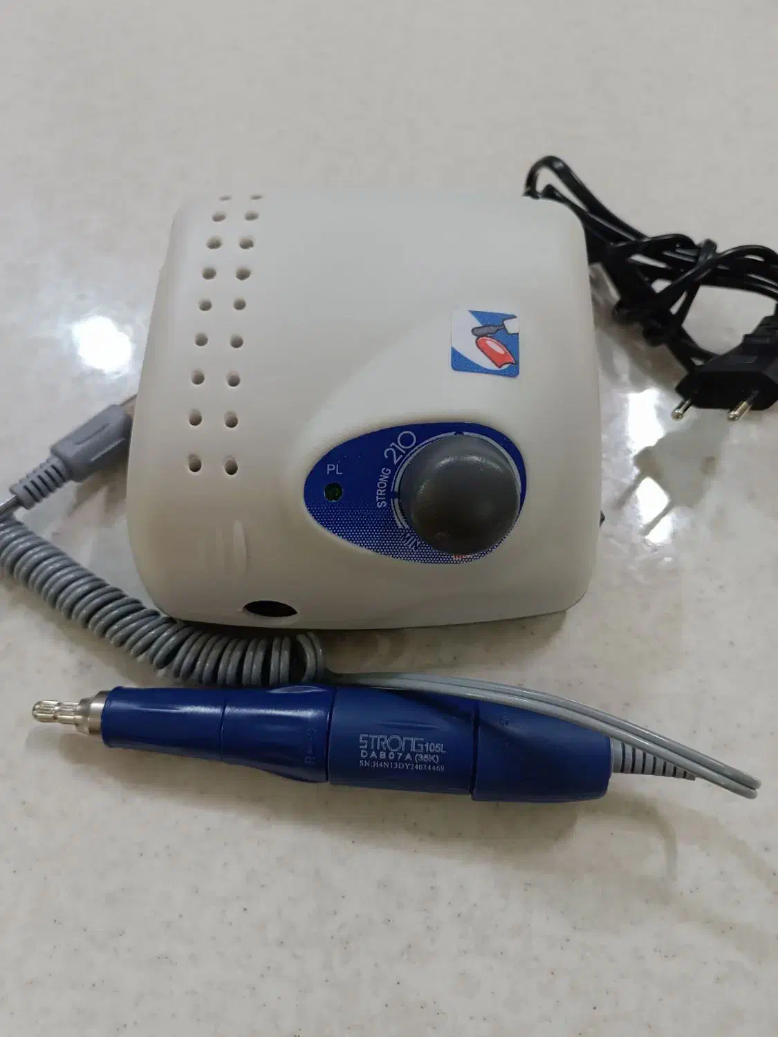 سوهان برقی و دستگاه یو وی آکبند|آرایشی، بهداشتی، درمانی|تبریز, |دیوار