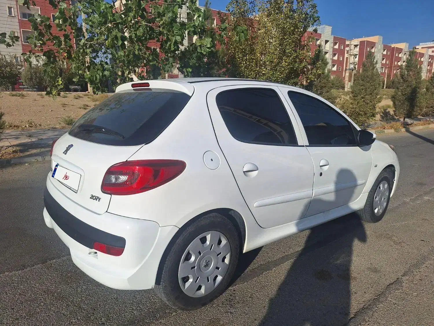 پژو ۲۰۷i tu5 دنده ای سقف فلز|خودرو سواری و وانت|شیراز, شهرک گلستان|دیوار