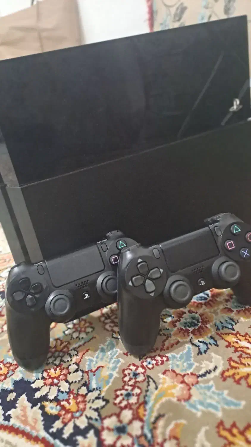 پی اس4 فت در حد نو دو دسته (اصل)|کنسول، بازی ویدئویی و آنلاین|مشهد, حسین‌آباد|دیوار