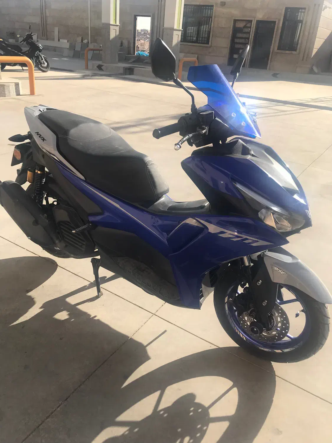 طرح ایروکس مدل ۴۰۲|موتورسیکلت|پرند, فاز ۴|دیوار