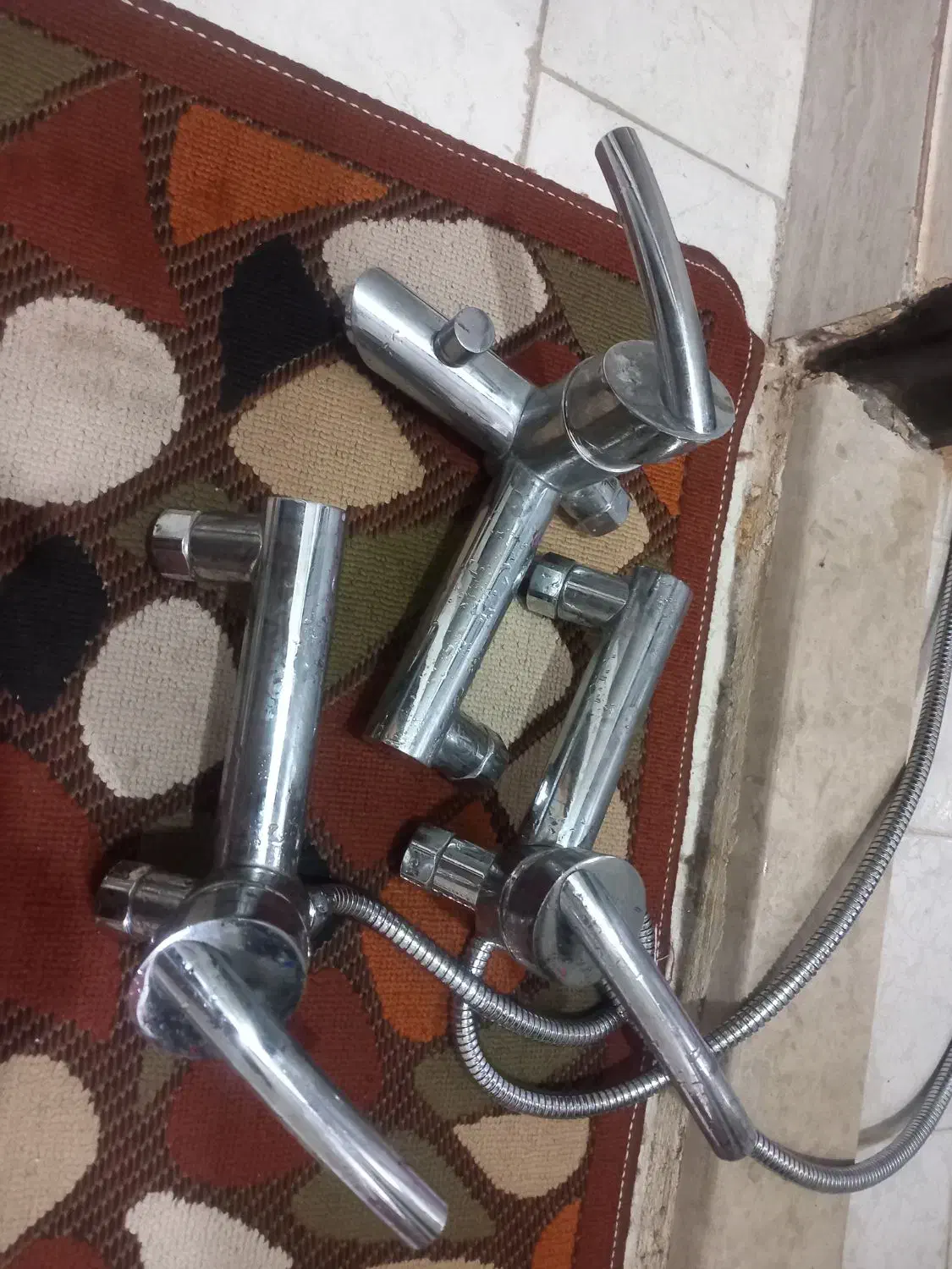 شیرآلات|لوازم سرویس بهداشتی|رشت, پل تالشان|دیوار