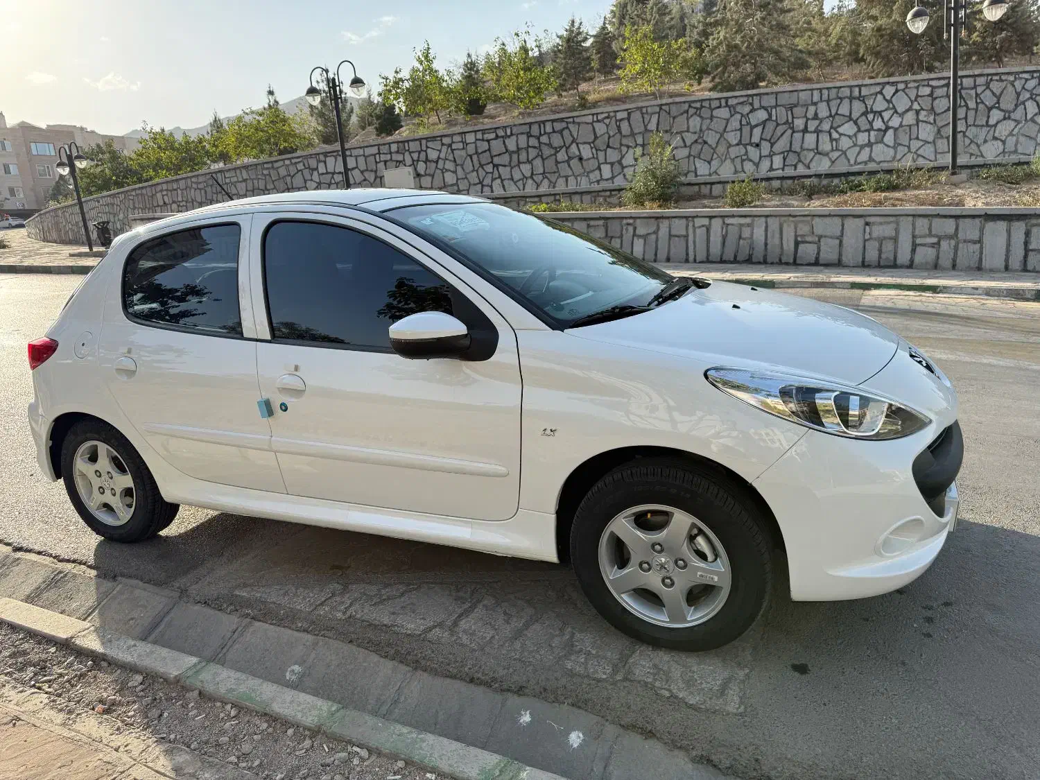 پژو 207i پاناروما TU5 دنده ای- ارتقا سقف شیشه ای|خودرو سواری و وانت|مشهد, چهارچشمه|دیوار