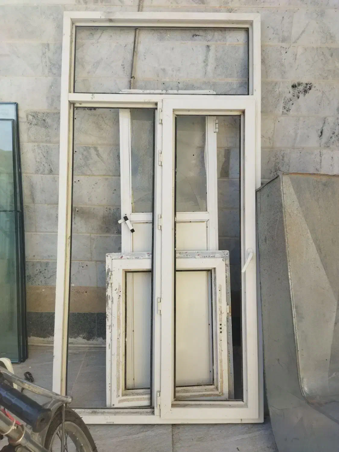 پنجره دو جدار ودرب سرویس|مصالح و تجهیزات ساختمان|اسفراین, |دیوار